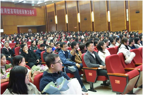 河南經(jīng)貿(mào)職業(yè)學院：“私人訂制式”創(chuàng)新人才供給新模式